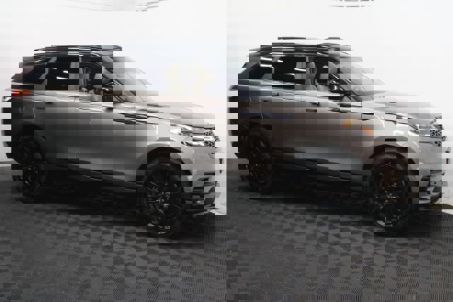 Used 2019 Land Rover Range Rover Velar R-Dynamic SE image 3