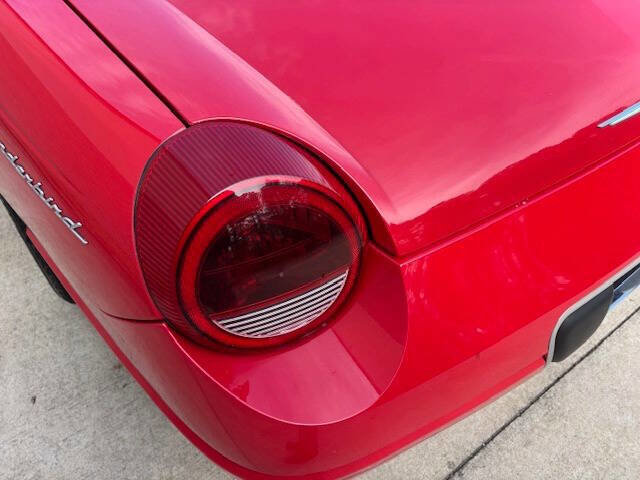 Used 2003 Ford Thunderbird image 17