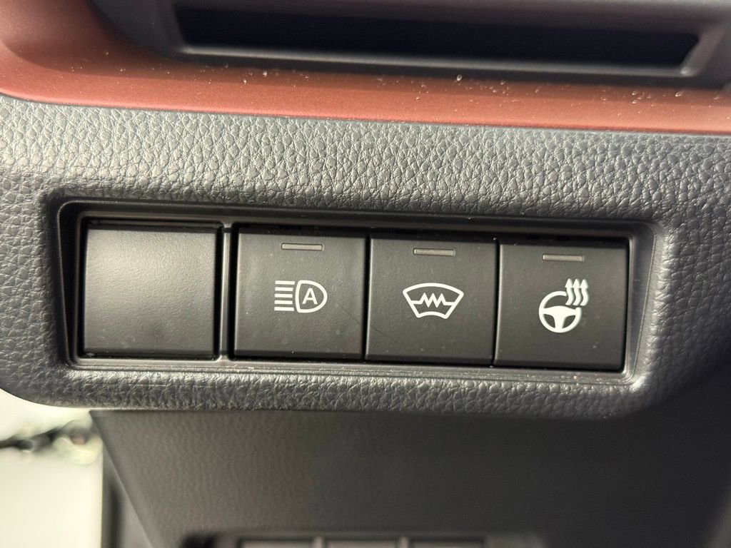 Used 2024 Toyota Prius Prime SE image 22