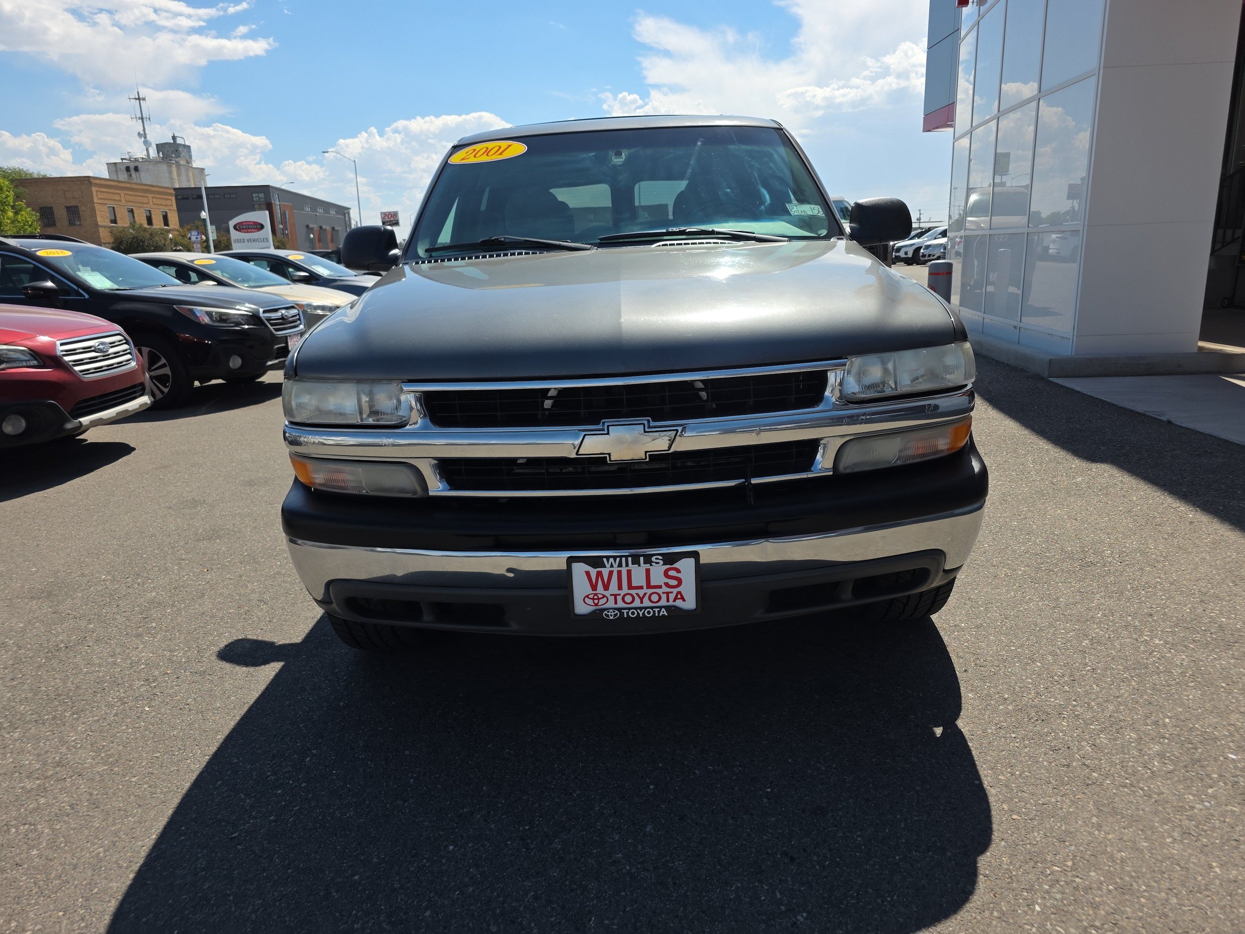 Used 2001 Chevrolet Tahoe LS w/ LS Preferred Equipment Group AWD/4WD image 4