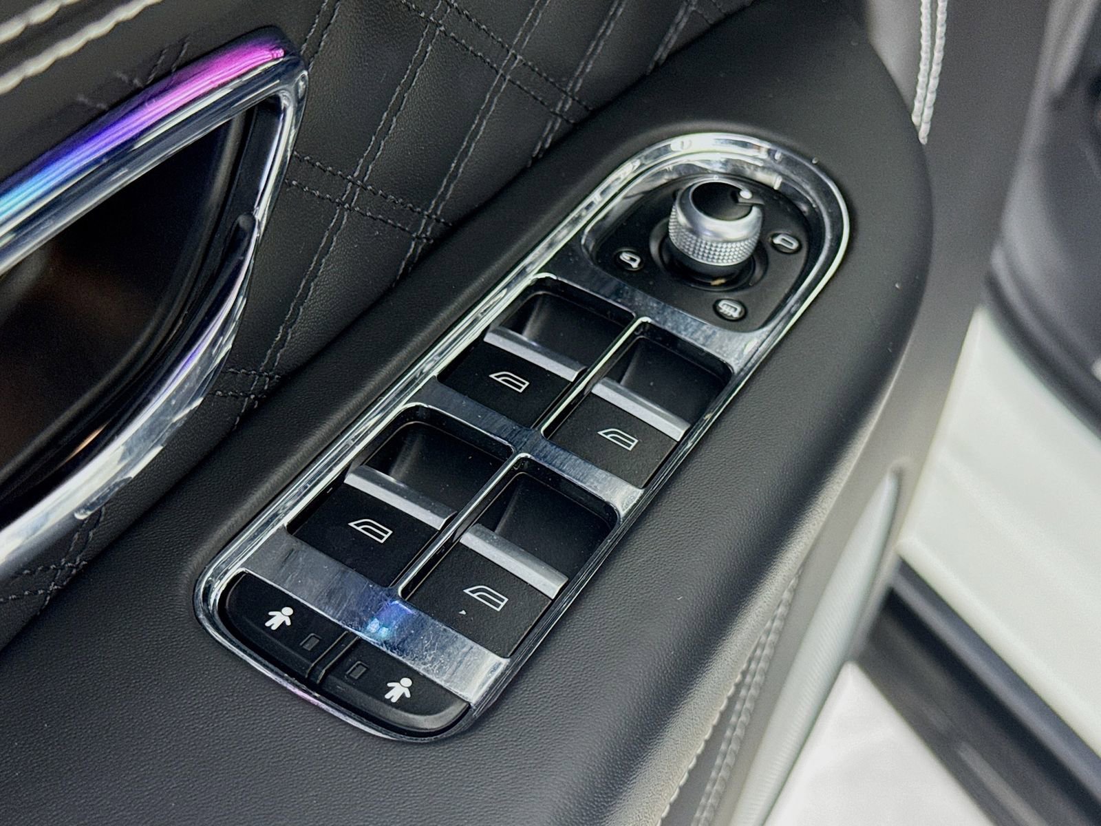 Certified 2022 Bentley Bentayga image 17