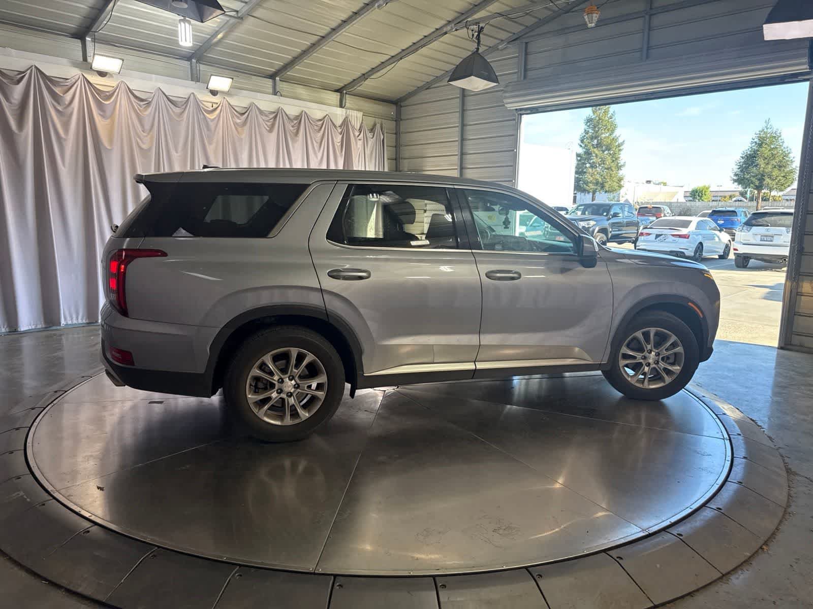 Used 2020 Hyundai Palisade SE FWD image 4