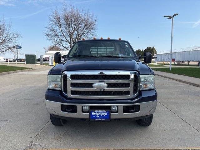 Used 2005 Ford F350 XL image 3
