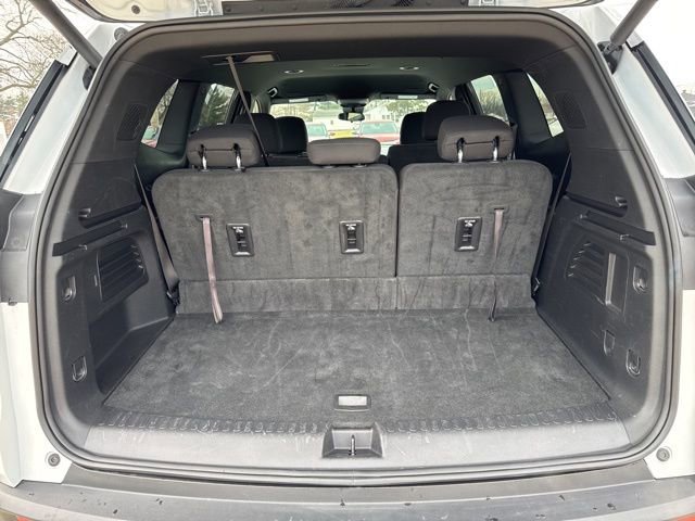 Used 2025 GMC Acadia Elevation image 33