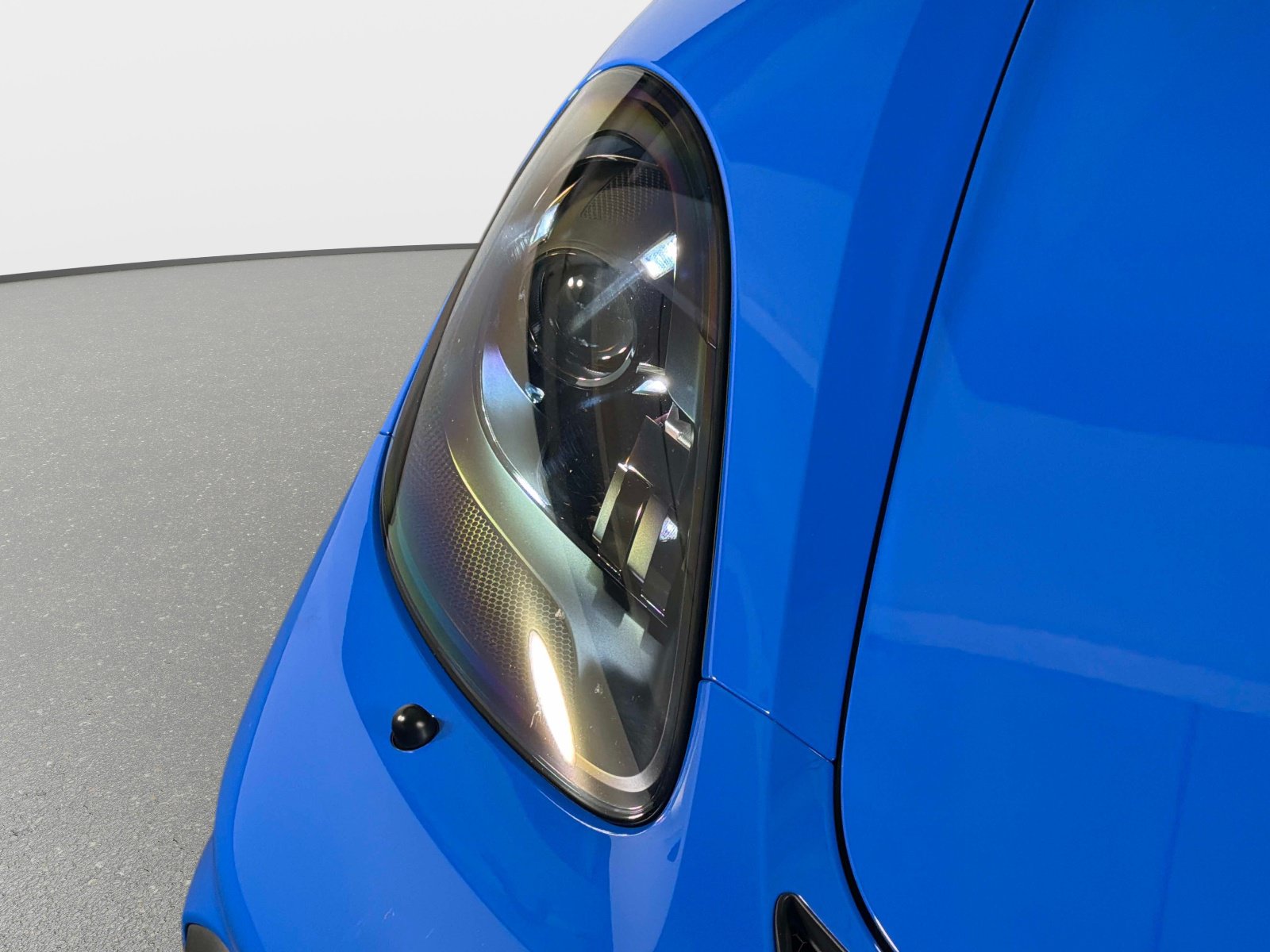 Used 2023 Porsche 718 Boxster Spyder RWD image 9