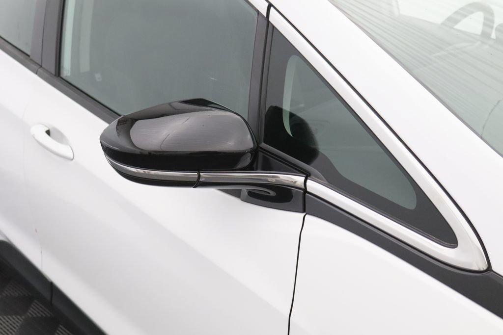 Used 2023 Chevrolet Bolt LT w/ Driver Confidence Package FWD image 9