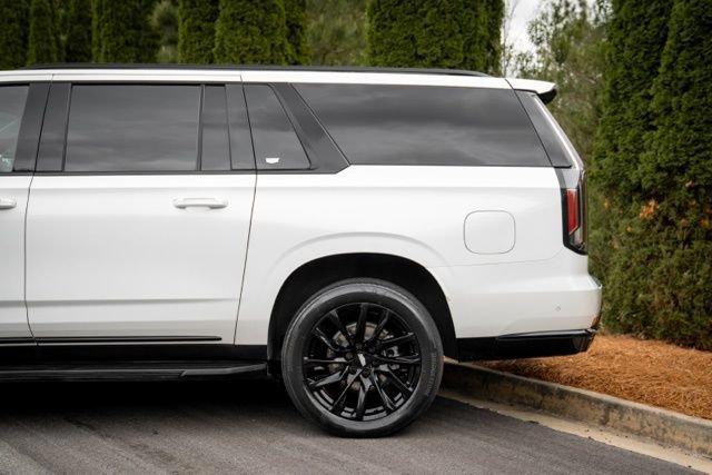 Used 2022 Cadillac Escalade ESV Sport w/ Touring Package AWD/4WD image 11
