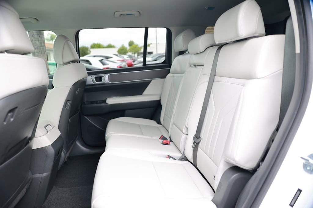 Used 2026 Hyundai Santa Fe SEL FWD image 33
