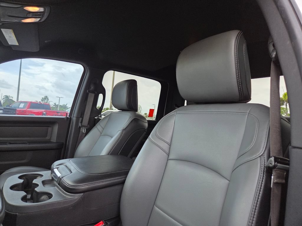 Used 2022 RAM 2500 Tradesman w/ Chrome Appearance Group AWD/4WD image 25