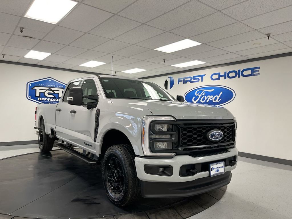 New 2026 Ford F350 4x4 Crew Cab Super Duty image 18