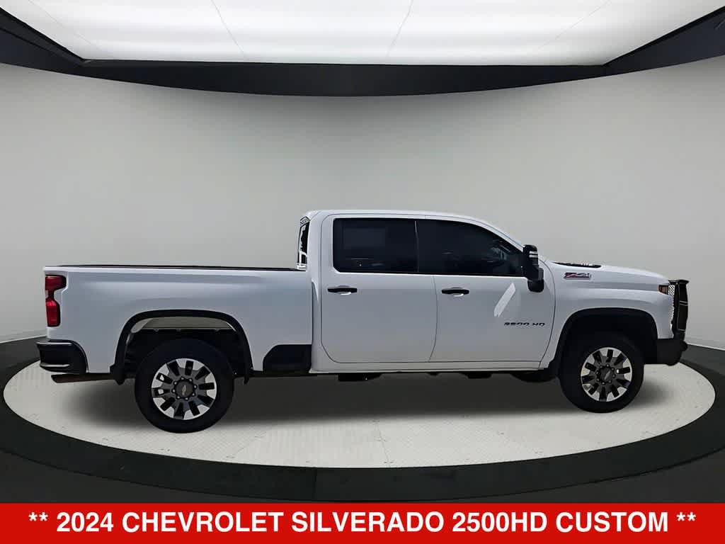 Used 2024 Chevrolet Silverado 2500 Custom w/ Custom Value Package AWD/4WD image 8