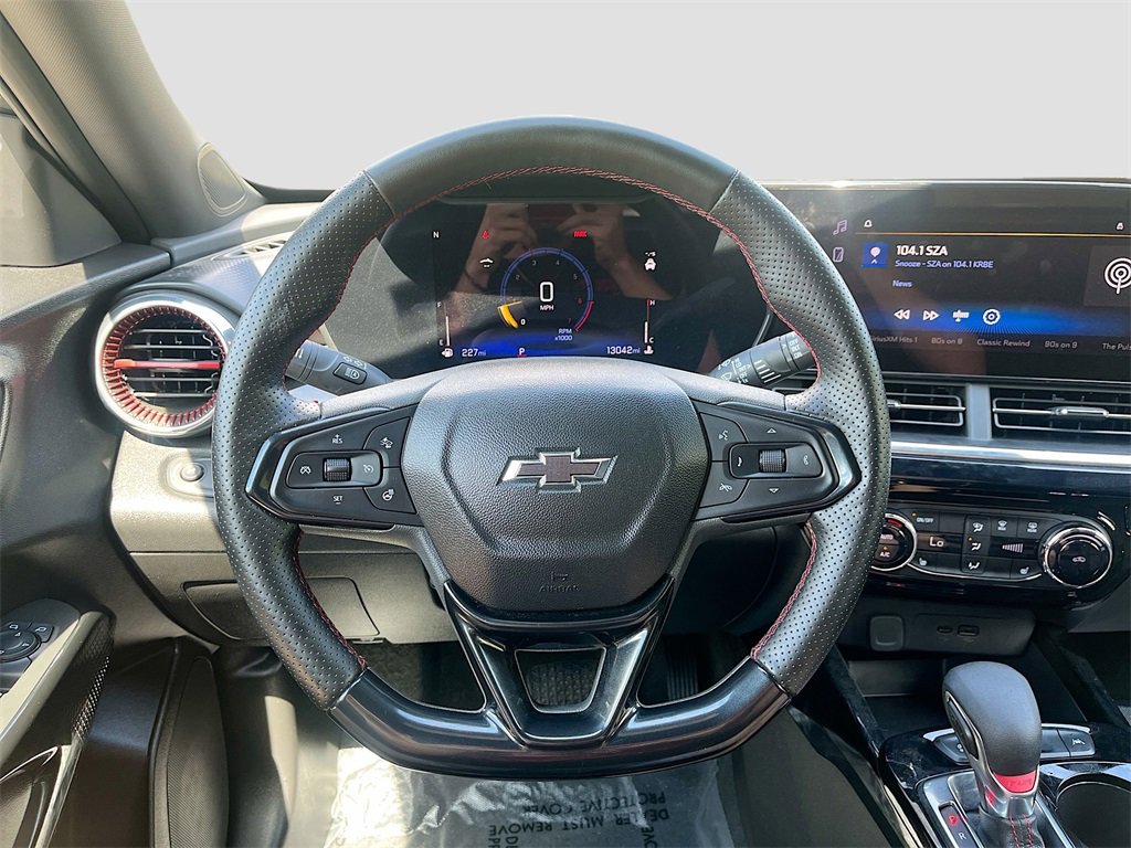 Used 2025 Chevrolet Trax RS w/ Driver Confidence Package image 11