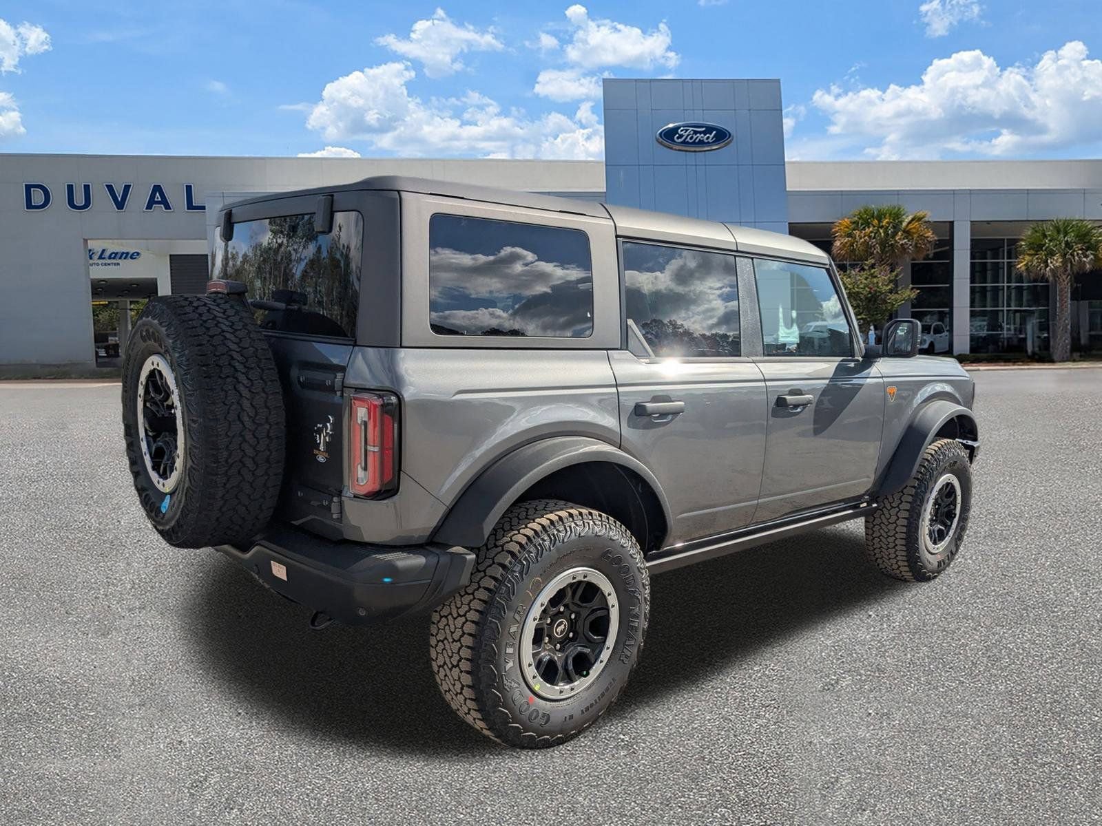 New 2025 Ford Bronco Badlands w/ Sasquatch Package AWD/4WD image 4