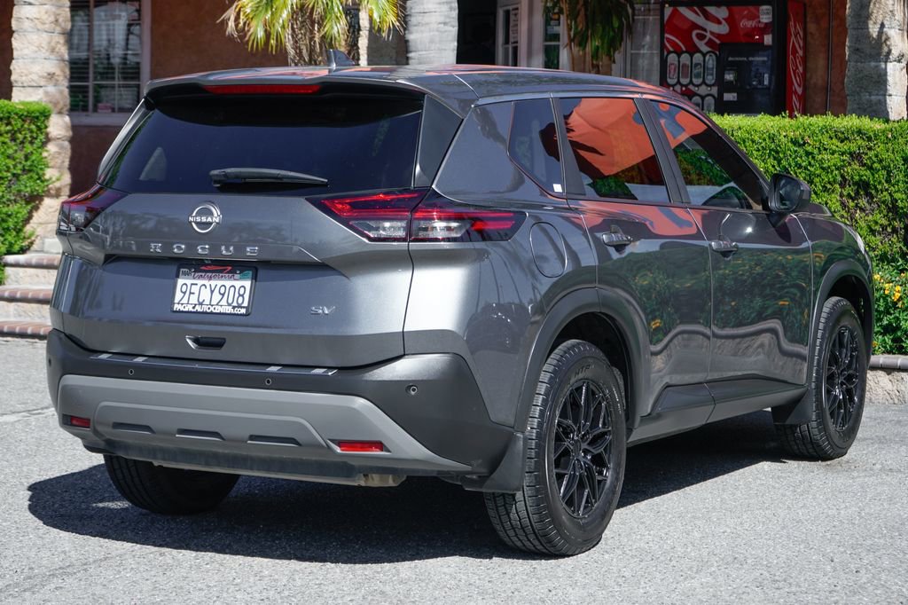 Used 2023 Nissan Rogue SV image 9
