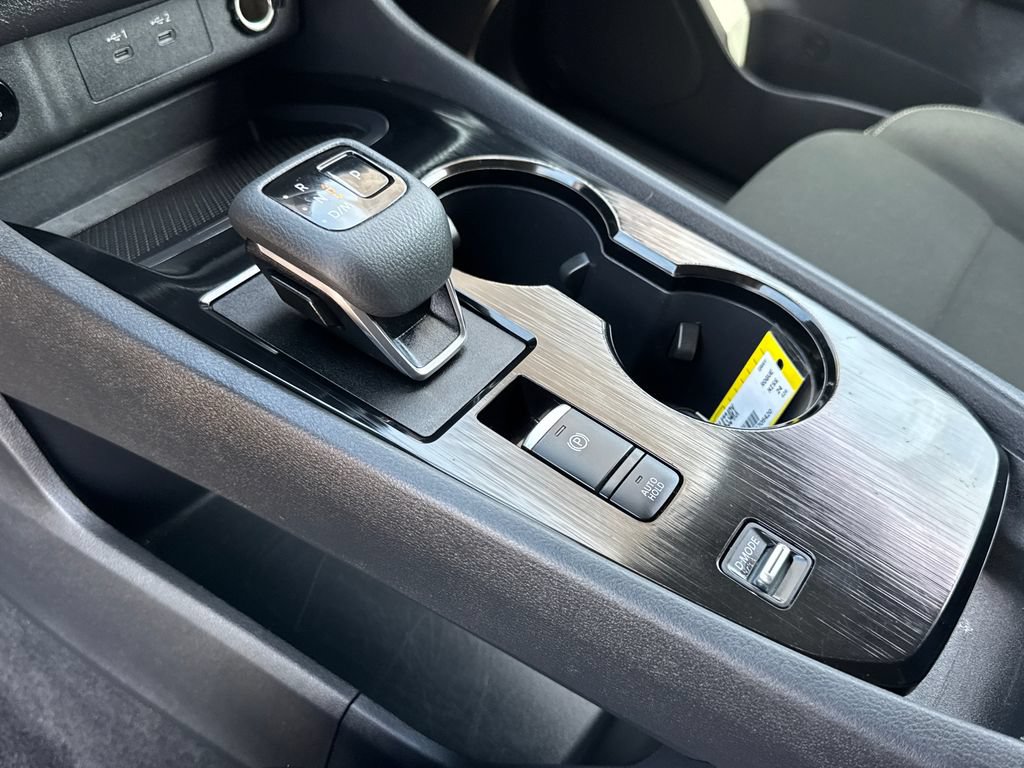 Used 2024 Nissan Rogue S FWD image 25