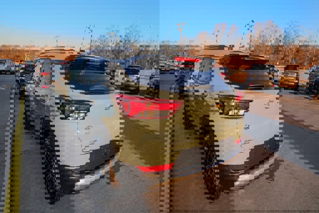 Used 2025 Chevrolet TrailBlazer LT AWD/4WD image 4