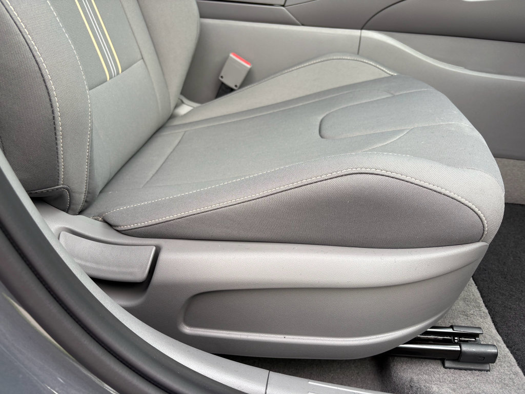 New 2026 Hyundai Elantra Sport FWD image 24