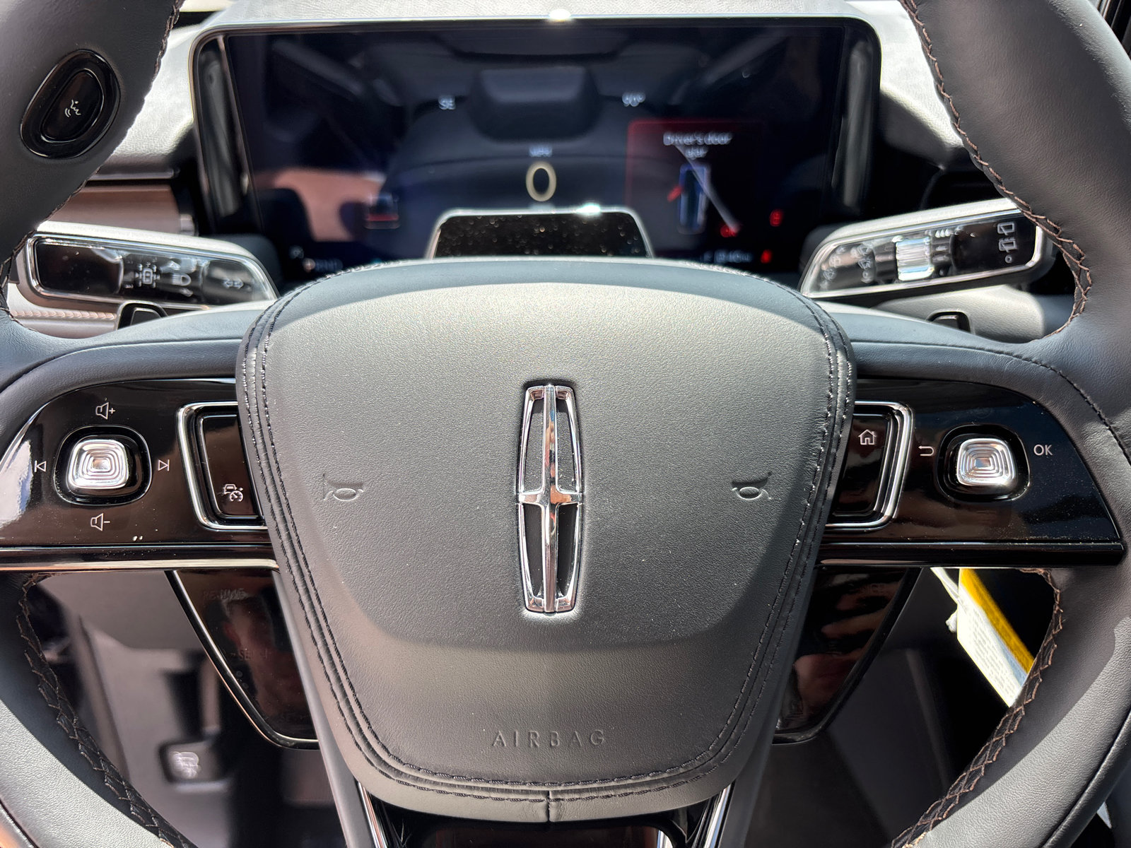 New 2026 Lincoln Aviator Reserve AWD/4WD image 16