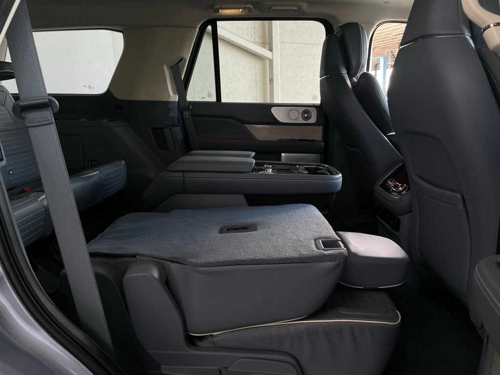 Used 2021 Lincoln Navigator Black Label w/ Cargo Convenience Package image 22