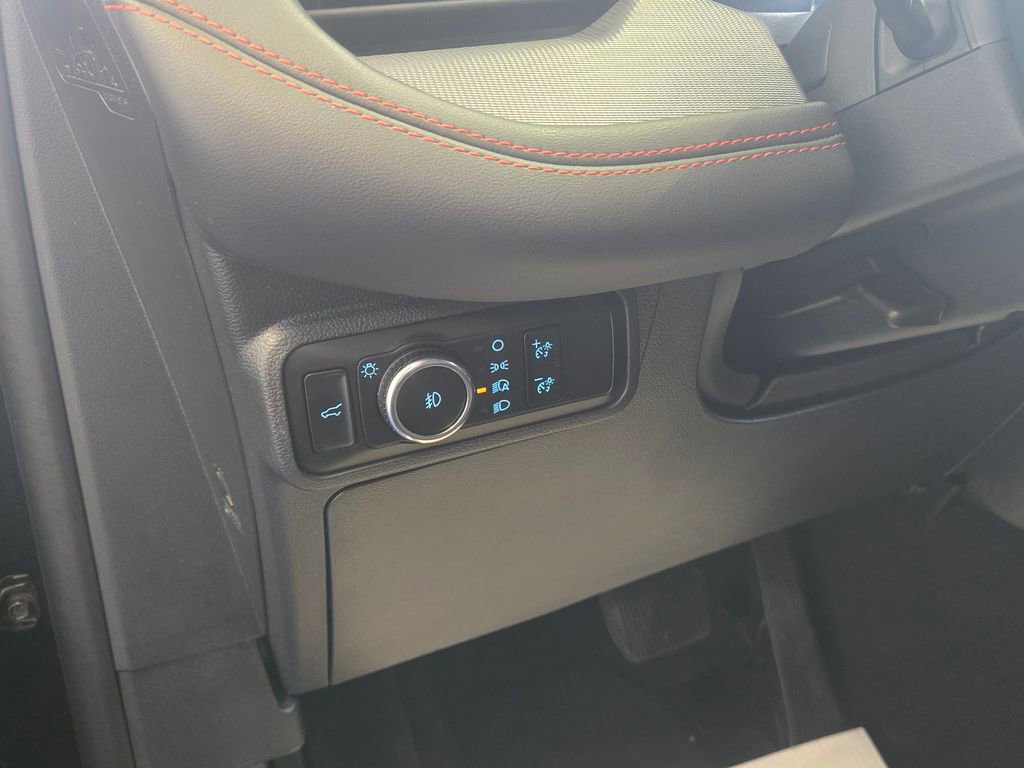 Used 2025 Ford Explorer ST-Line image 13