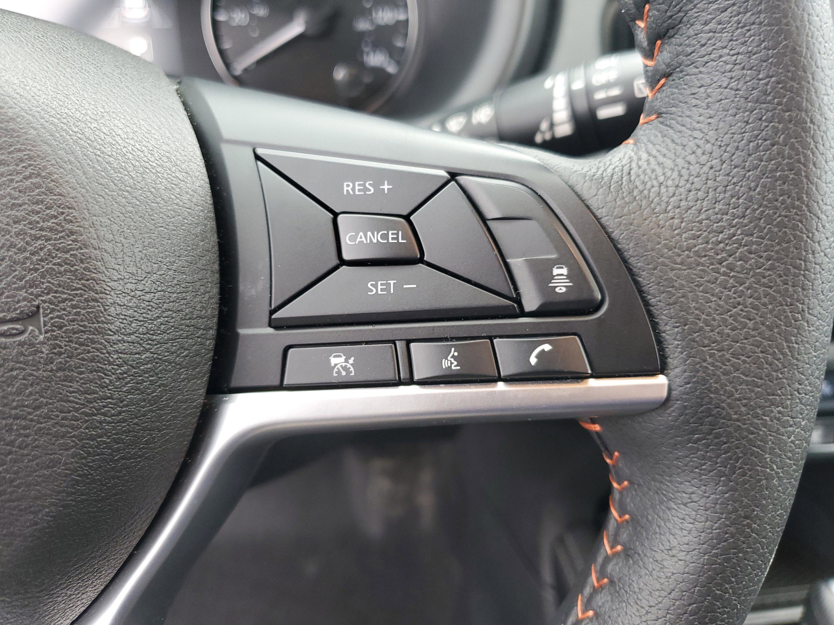 Used 2023 Nissan Kicks SR w/ SR Premium Package FWD image 21