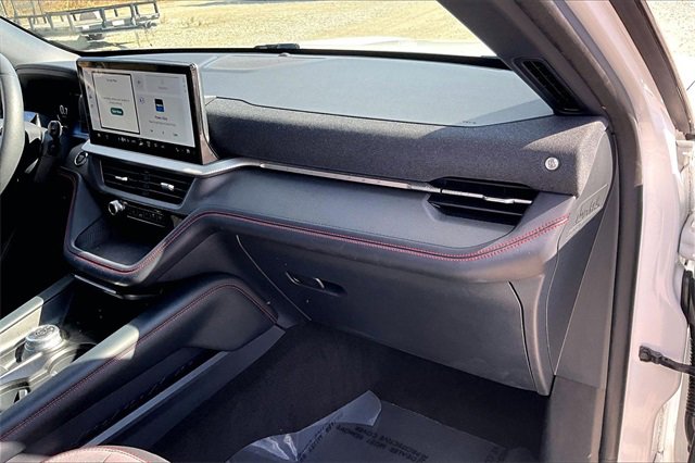 Used 2025 Ford Explorer ST-Line w/ ST-Line Street Pack image 16