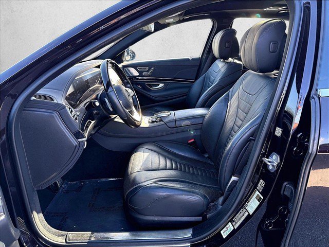 Used 2019 Mercedes-Benz S 560 Sedan image 25