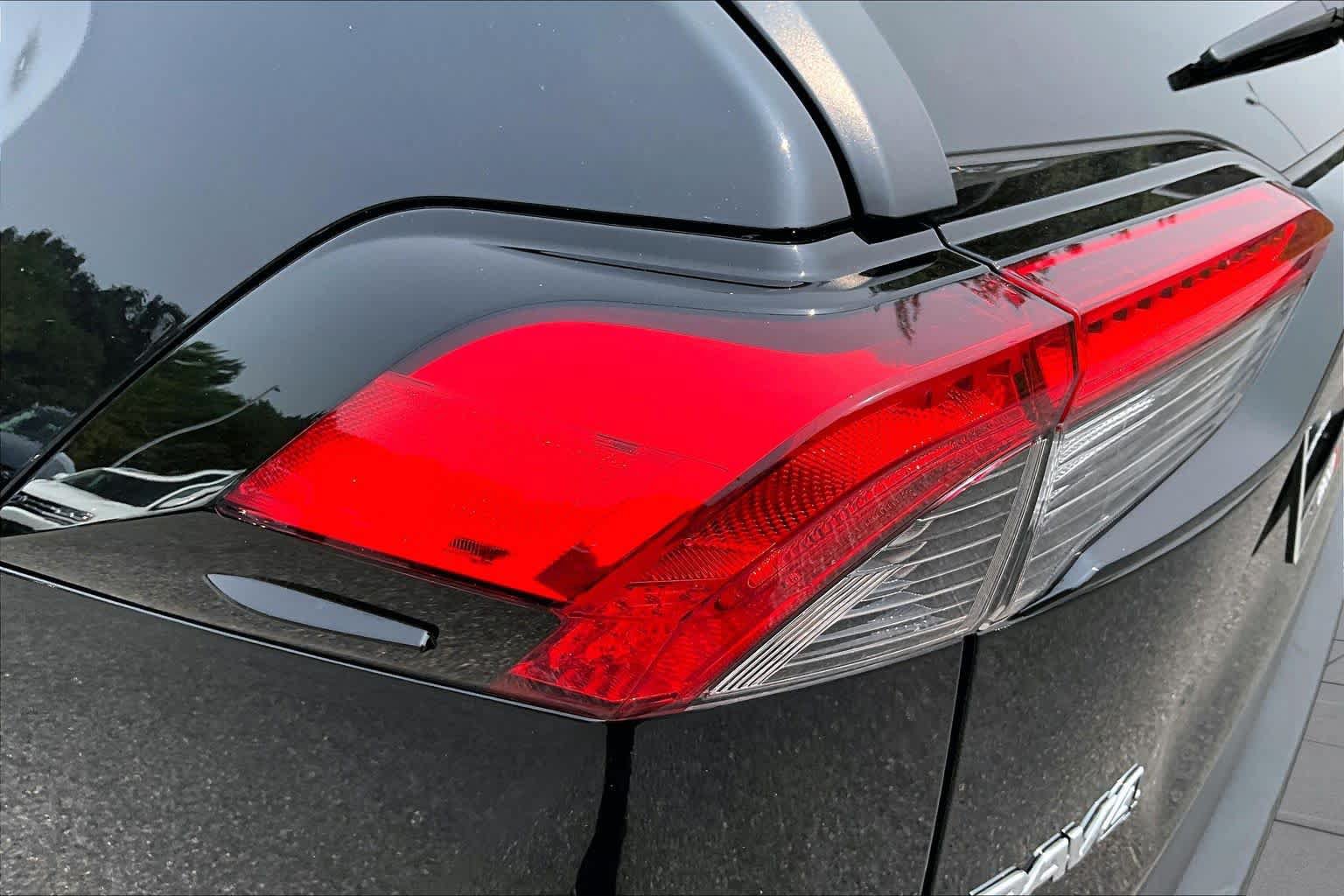 Used 2023 Toyota RAV4 LE AWD/4WD image 28