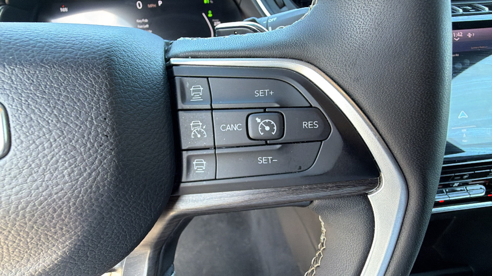Used 2024 Jeep Grand Cherokee Limited 4xe AWD/4WD image 28