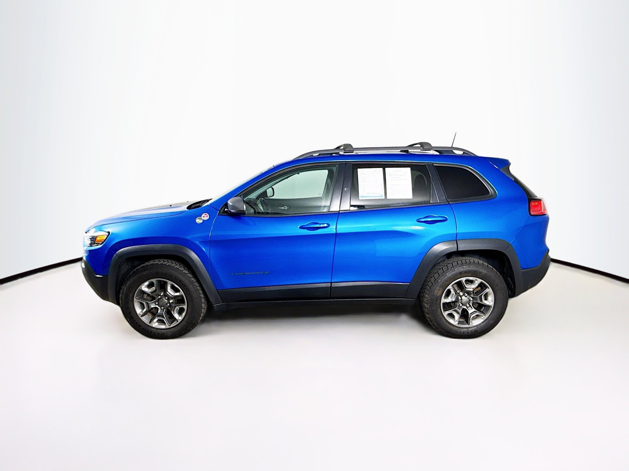 Used 2019 Jeep Cherokee Trailhawk w/ Comfort/Convenience Group AWD/4WD image 7