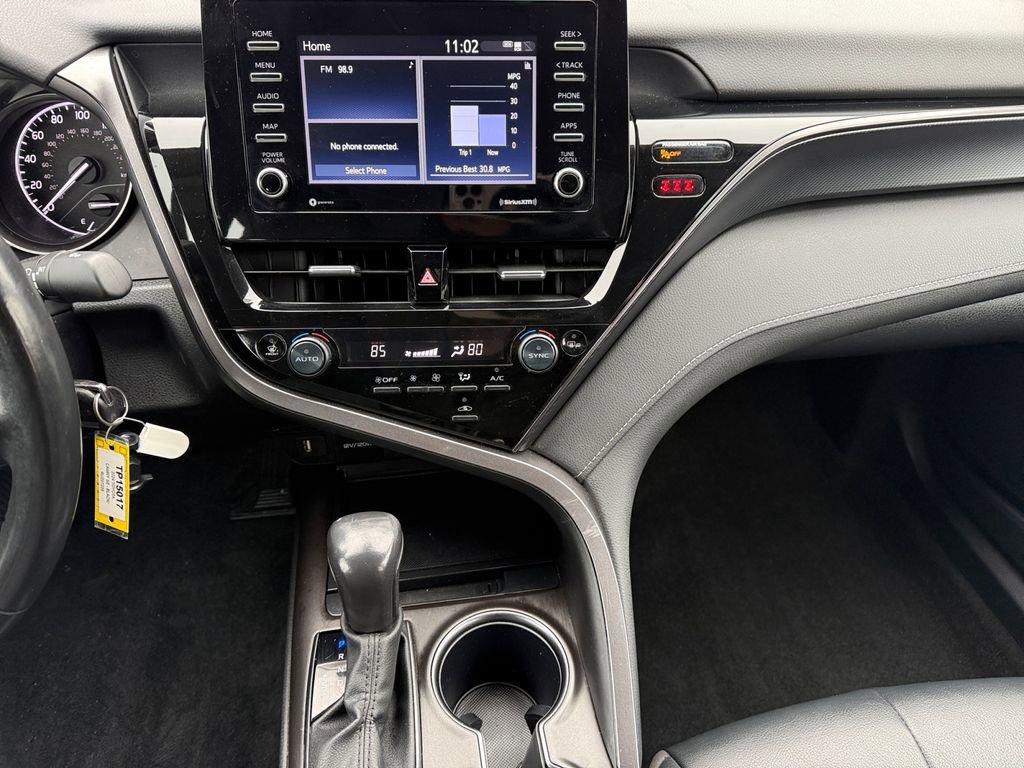 Used 2024 Toyota Camry SE image 11