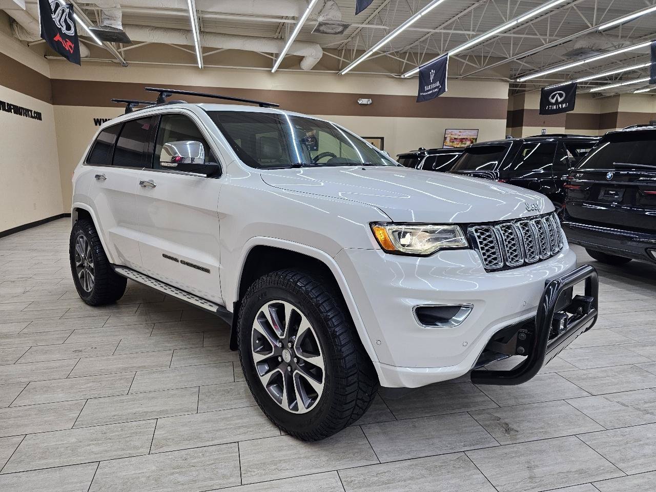 Used 2018 Jeep Grand Cherokee Overland RWD image 4