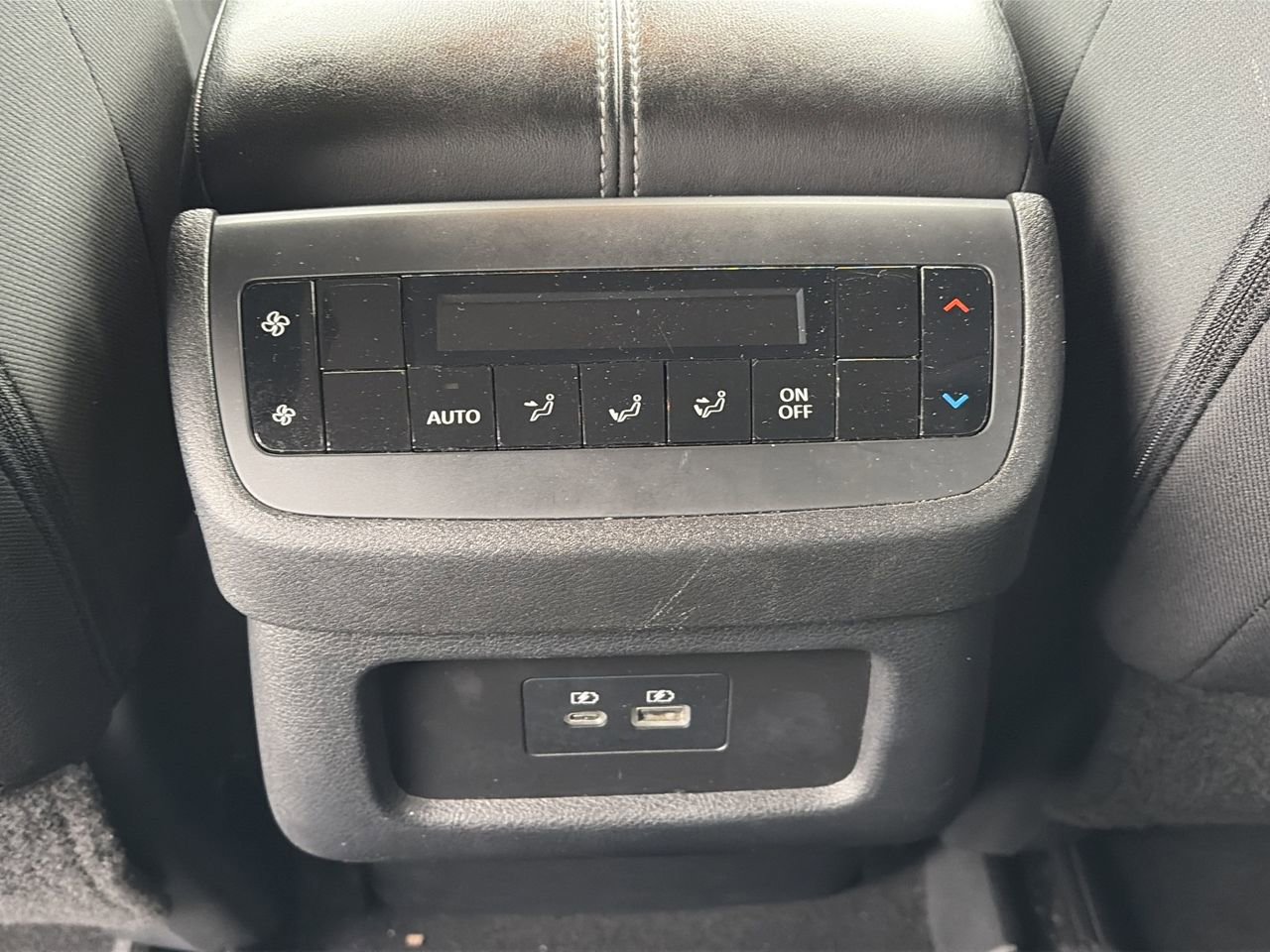 Certified 2024 Nissan Pathfinder SV image 29