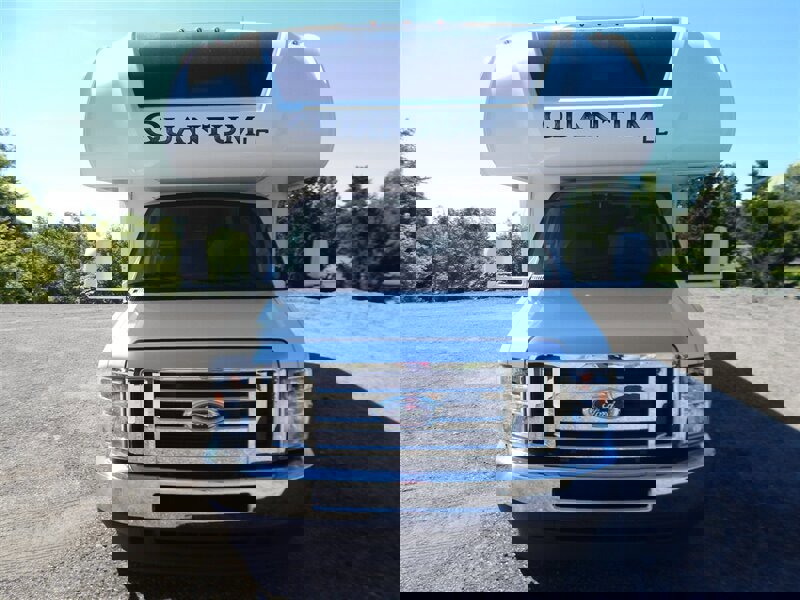 Used 2022 Ford E-450 and Econoline 450 Super Duty w/ Motorhome Prep Package image 8