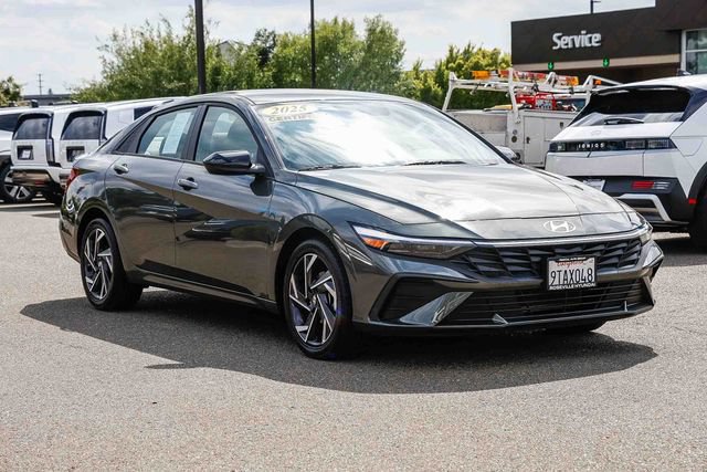 Certified 2025 Hyundai Elantra Sport FWD image 6