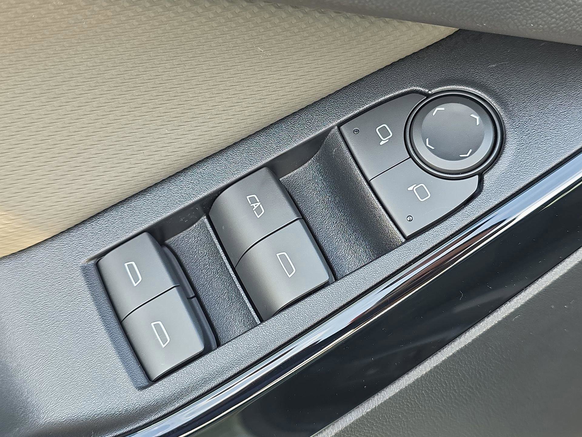 New 2026 Chevrolet Equinox LT w/ Convenience Package II image 26