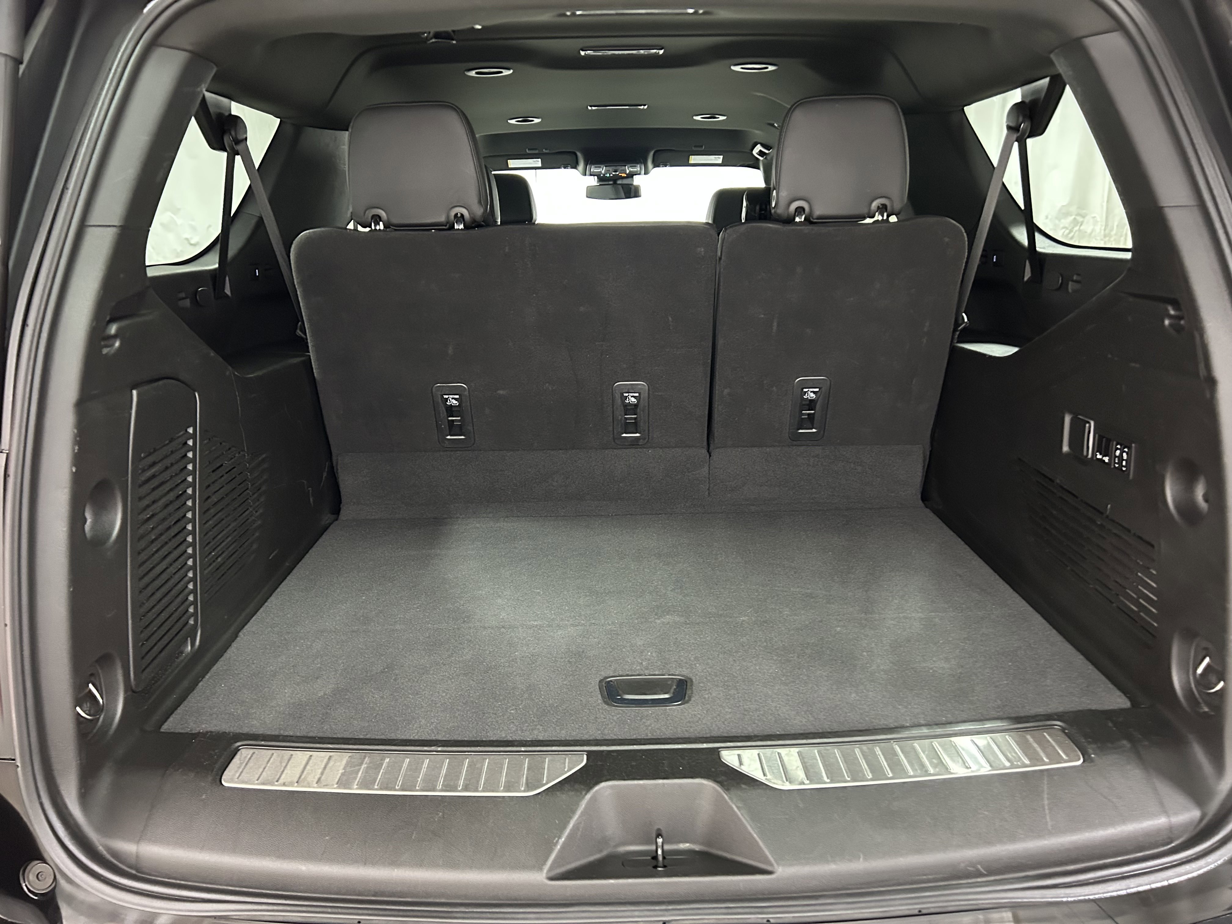 Certified 2023 GMC Yukon XL Denali image 7