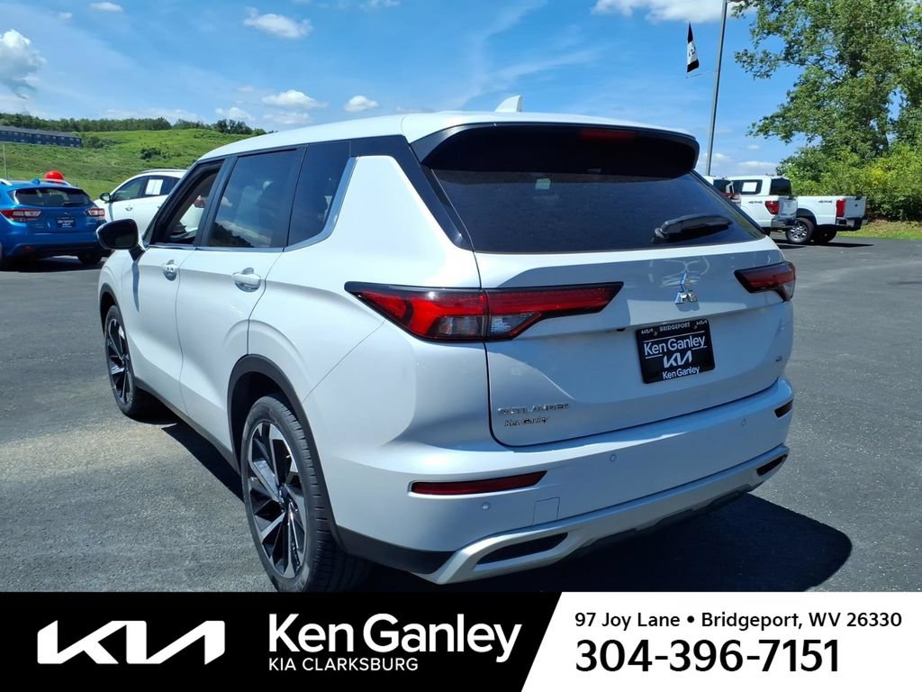 Used 2023 Mitsubishi Outlander SE AWD/4WD image 7