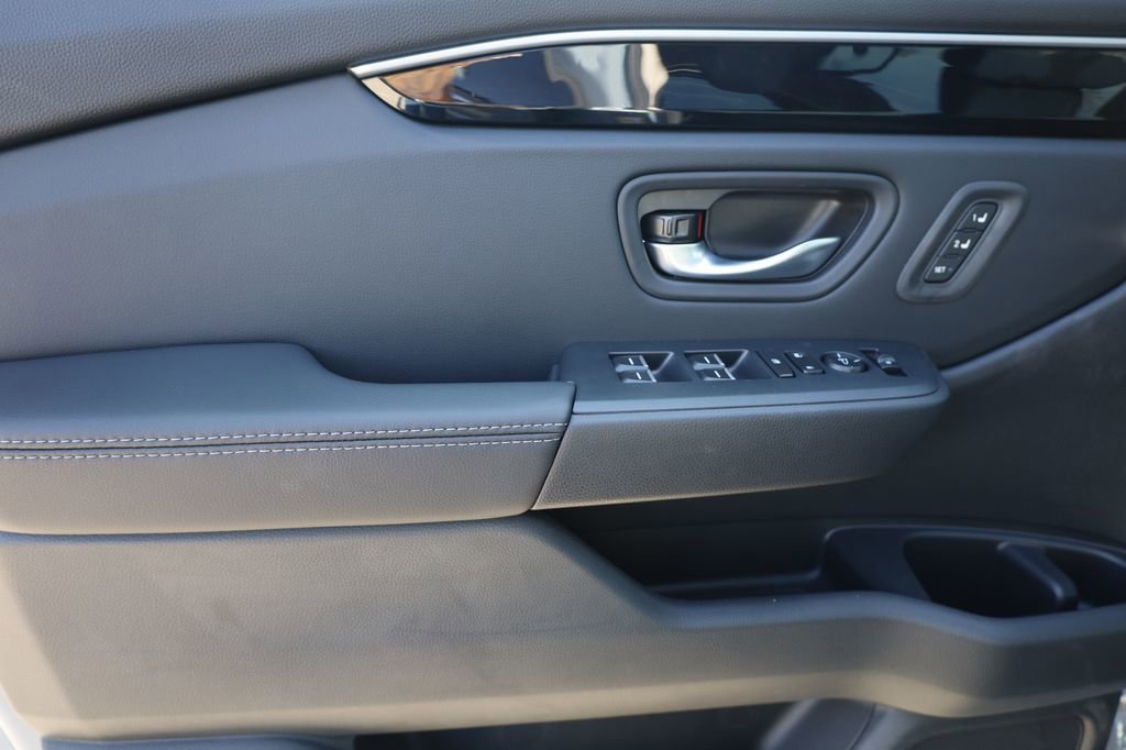 New 2025 Honda Pilot Touring image 10