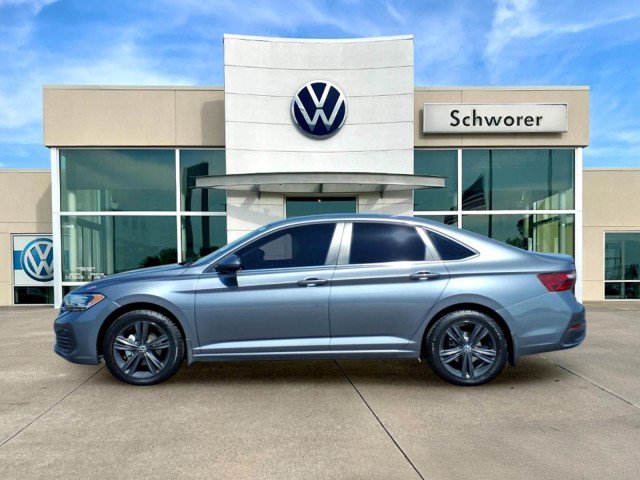 Certified 2024 Volkswagen Jetta SE FWD video 1