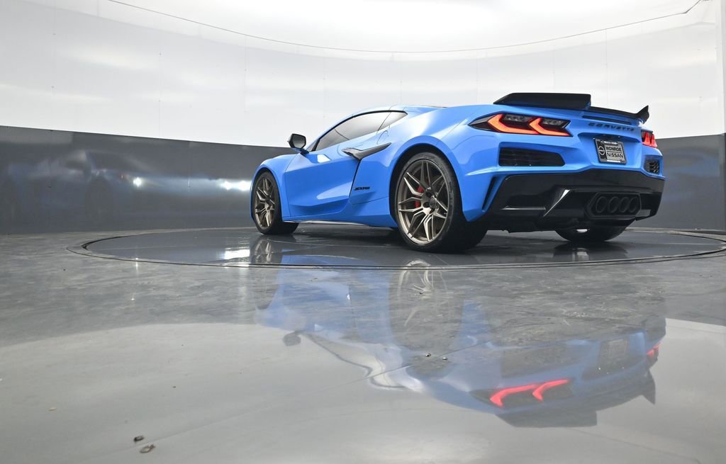Used 2023 Chevrolet Corvette Z06 w/ Engine Appearance Package image 27