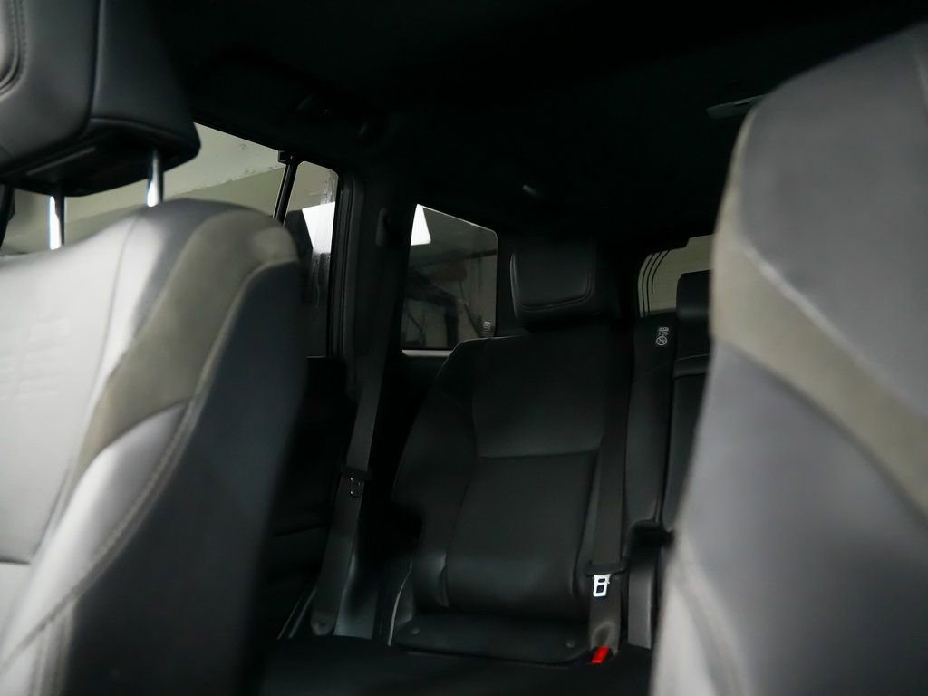 Used 2024 Lexus GX 550 image 33