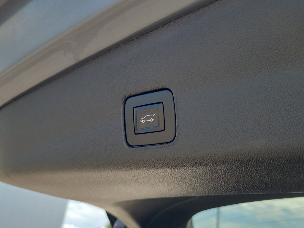 Used 2021 Chevrolet TrailBlazer RS w/ Sun and Liftgate Package AWD/4WD image 35