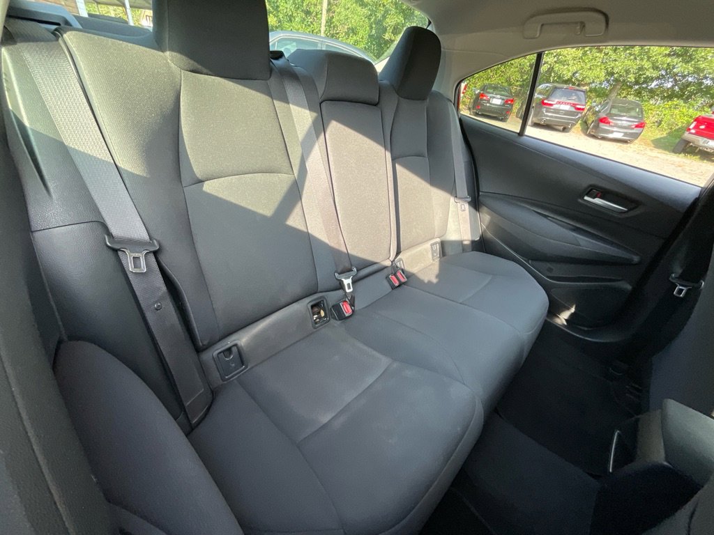 Used 2021 Toyota Corolla LE image 32