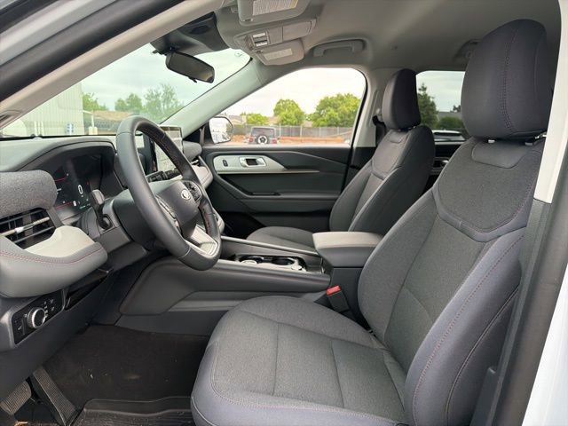 Used 2026 Ford Explorer Active AWD/4WD image 8