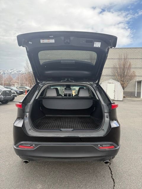 Used 2023 Toyota Venza LE image 9