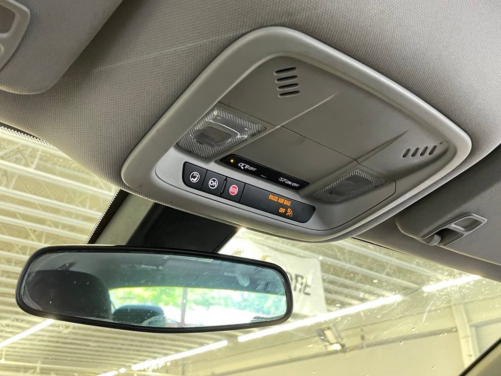 Used 2021 Chevrolet Malibu LT FWD image 21
