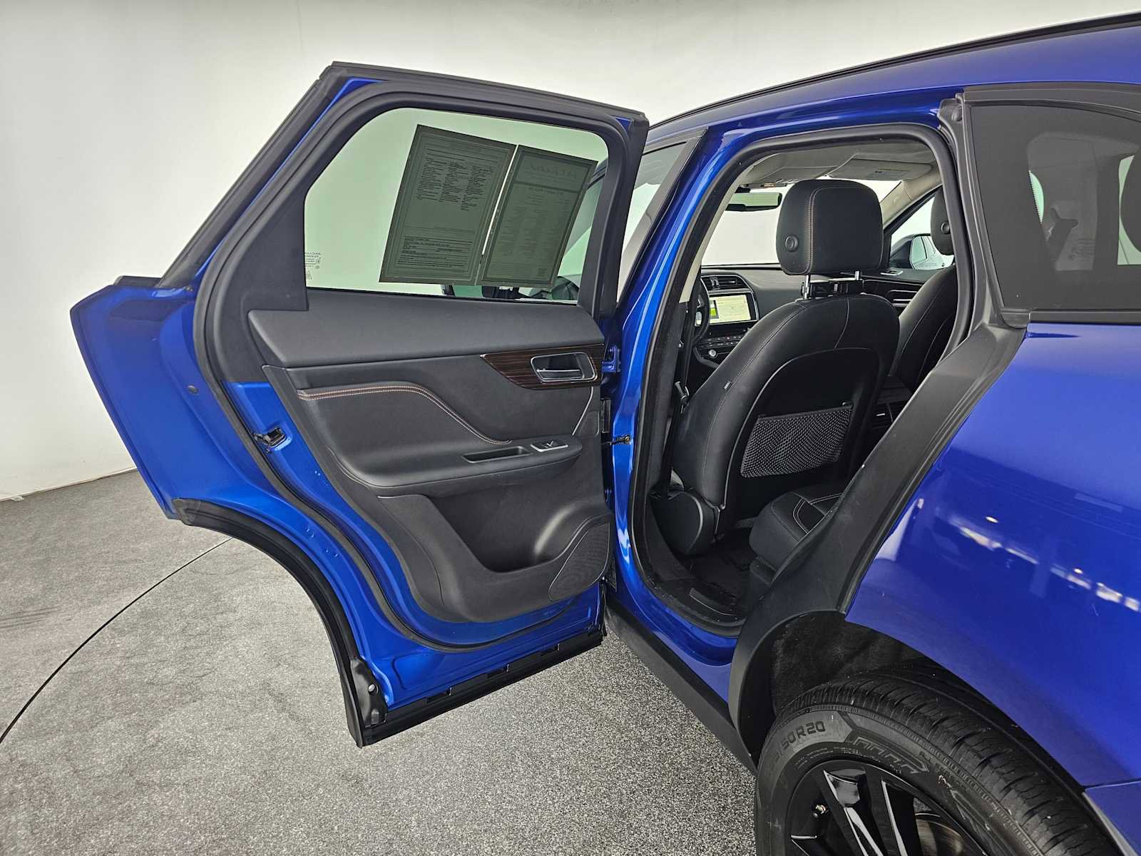 Used 2019 Jaguar F-PACE Prestige image 16