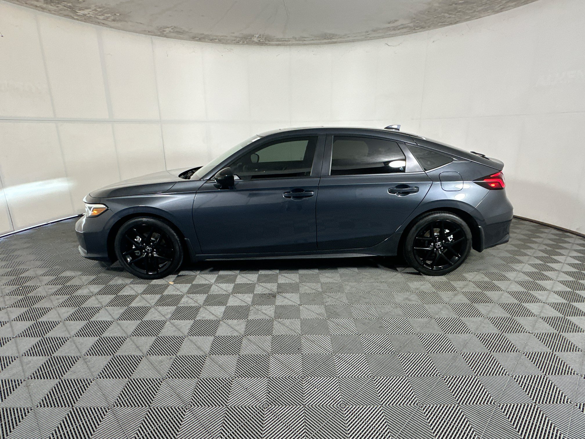Used 2025 Honda Civic Sport image 6