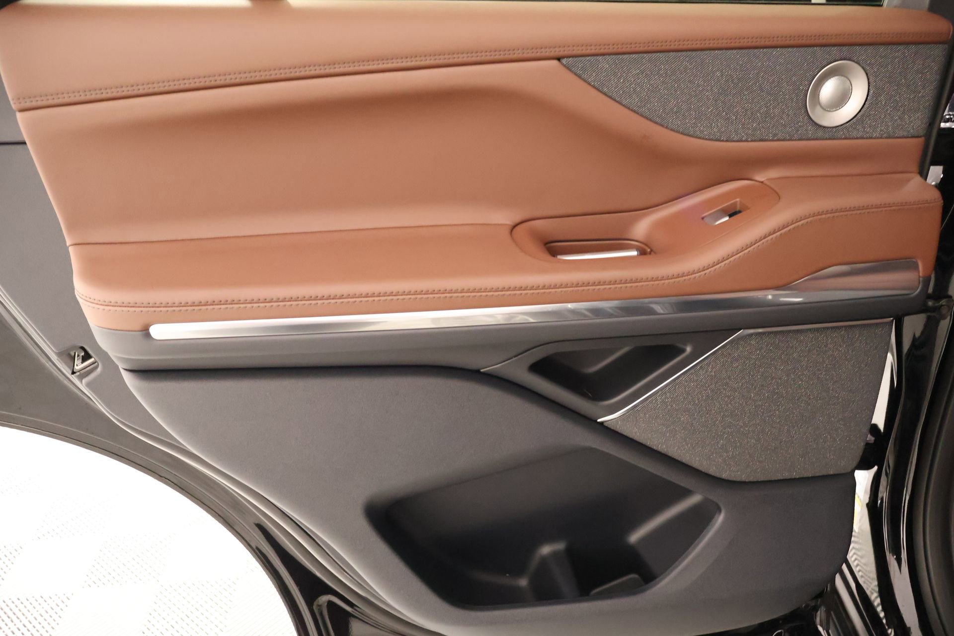 New 2026 Lincoln Navigator Reserve AWD/4WD image 19